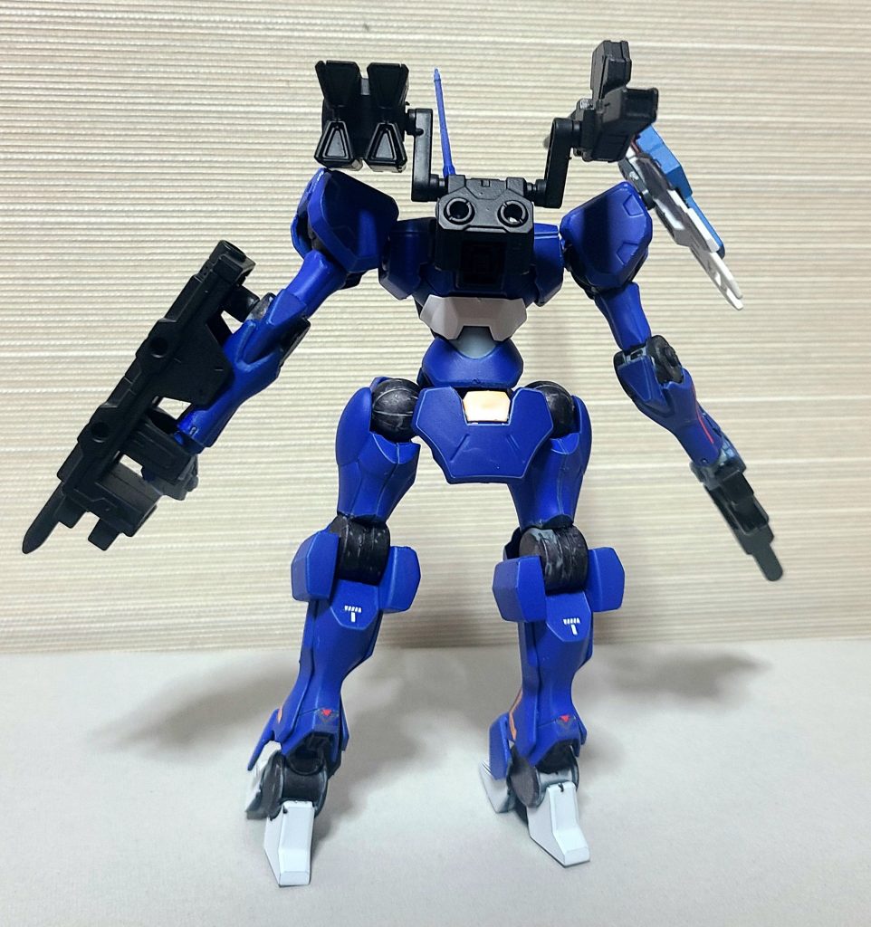 続いてバックショットバックパックをコアガンダム用のものに変更し、装着して使用しています