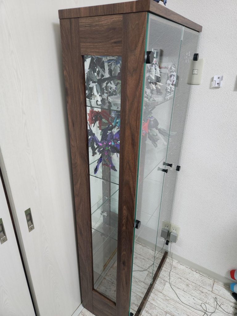 TwitterXの方ではバリバリ生きてたんですがこっちでは忙しくてなかなかガンプラを作れずって…はっ!なにッ!?もう12が…終わるッ…!?うぁあああああぁぁ!!!終わる!おわってしまこんにちはハウンドです!今年最後にこのコレクションボードが届いて早速ガンプラを飾ったところふふふ…満足っすね…自分の慎重より高くてビックリしたっすー!あと、ジムスパルタン(クレイン機、トレーサー機、シェクト機、、トロイ機、ナビィ機、ラング機、アイレス機、エッド機、ギド機、リディア機、ロボ機、ロス機)のページを更新しました。機体の紹介の資料を載せました。