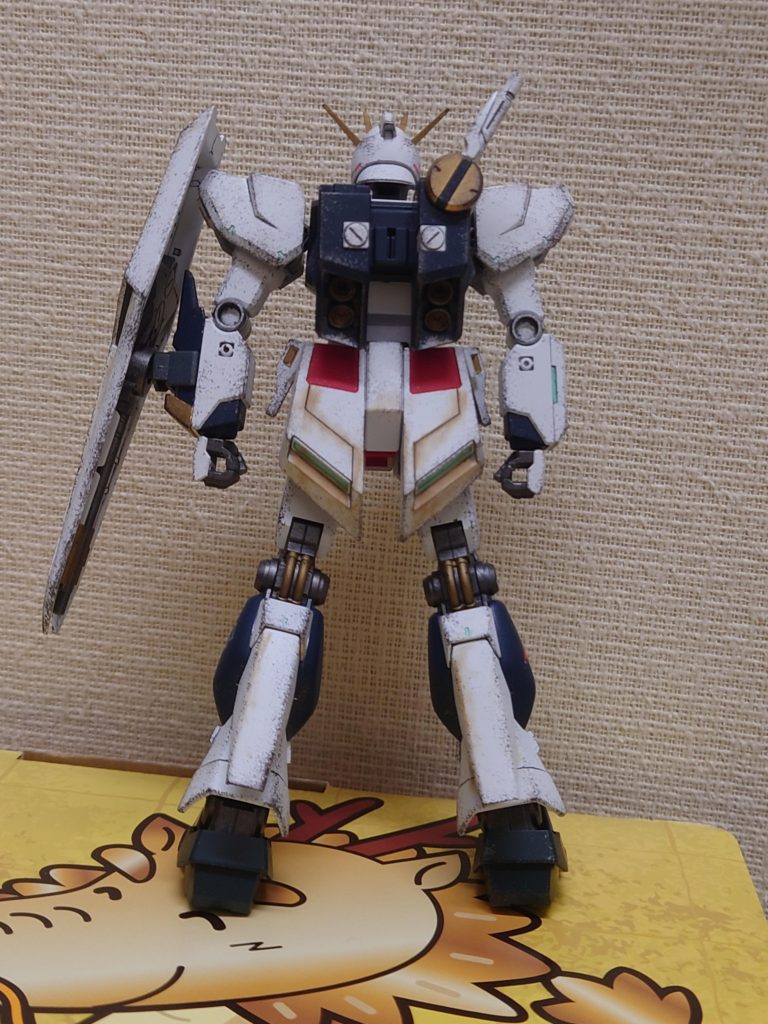 背面はいつものごとく手抜きです。飾るときは正面からしか見ないので…