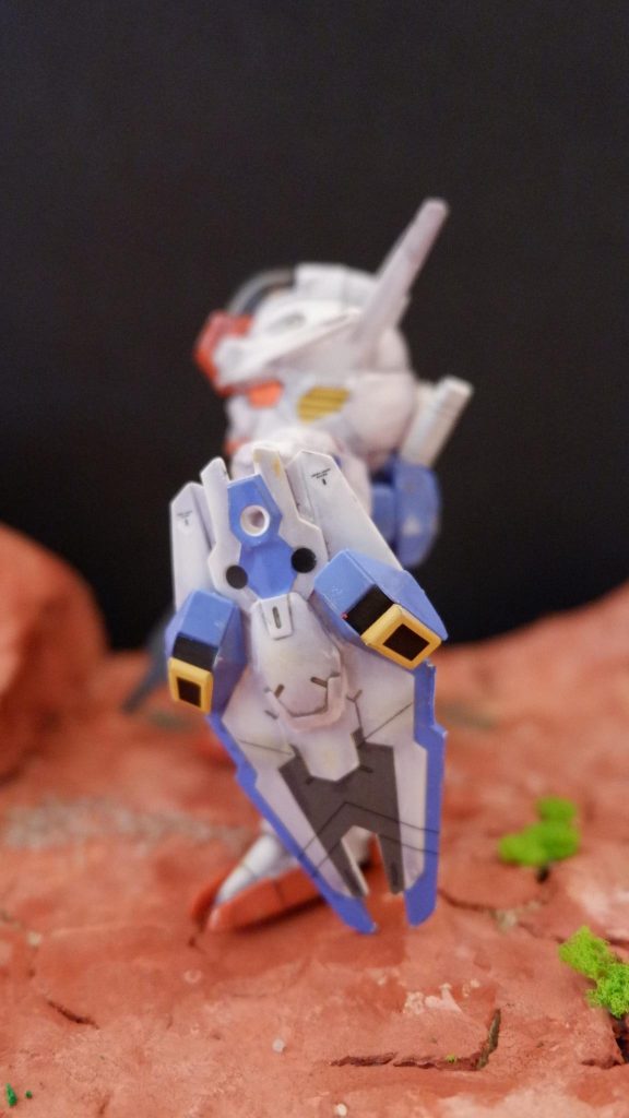 左から、塗り分けはせずシールのままです。デカールは貼りました