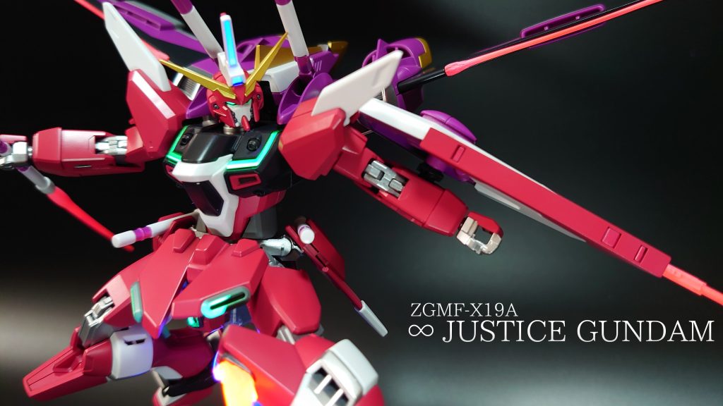 完成したこれはガンダム好きだけどプラモは作らない友人にプレゼントする予定です。喜んでくれるといいんですが。いいキットなので、今回の経験を糧にいずれ自分用も作ろうと思います。