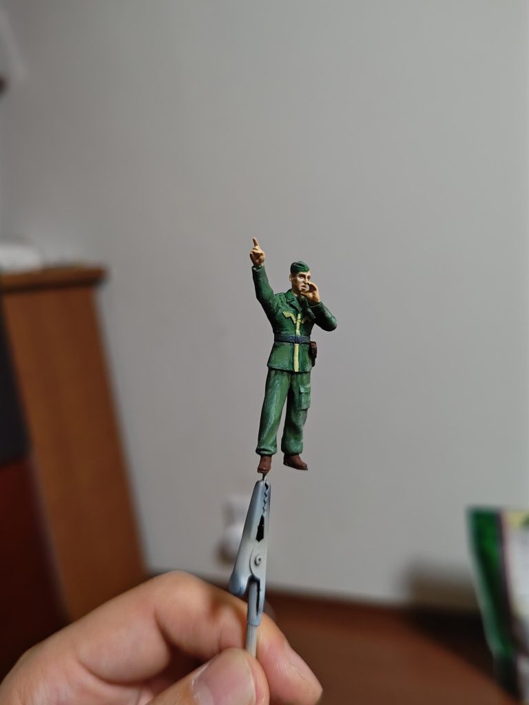 制作中のフィギュア2