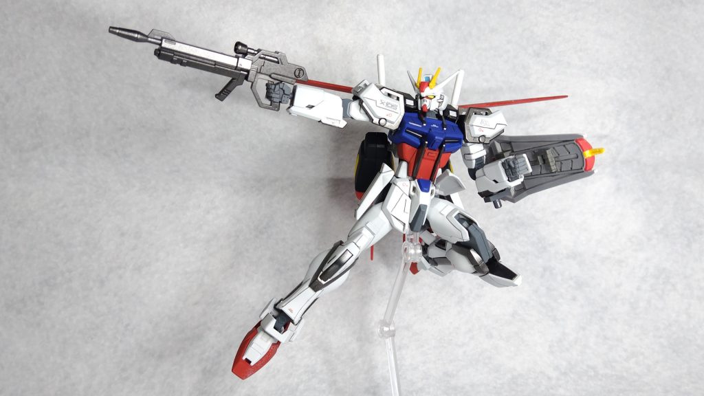 SEED撃ちがやはり非常にかっこいいです！可動部が広くて考えうるポーズはだいたい出来ます。シールド裏も塗り分けました。