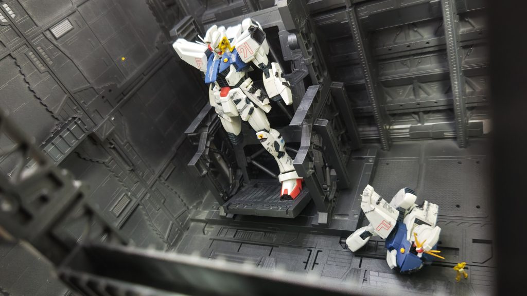 格納庫のタラップ目線俯瞰