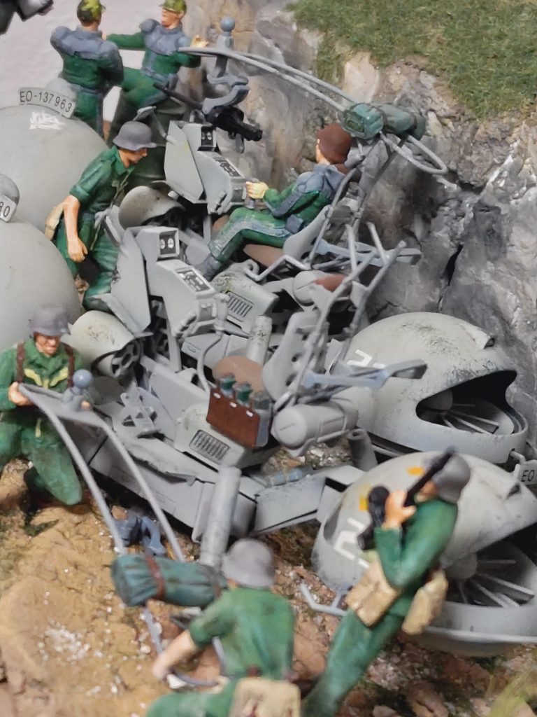 群集劇的な感じで。