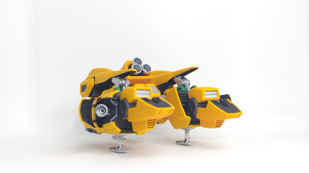 飛行形態のバックショットもいいです。バーニアが全部見えて迫力あり、内部を塗装することで全体的に引き締まりました。最後までご覧いただきありがとうございました。