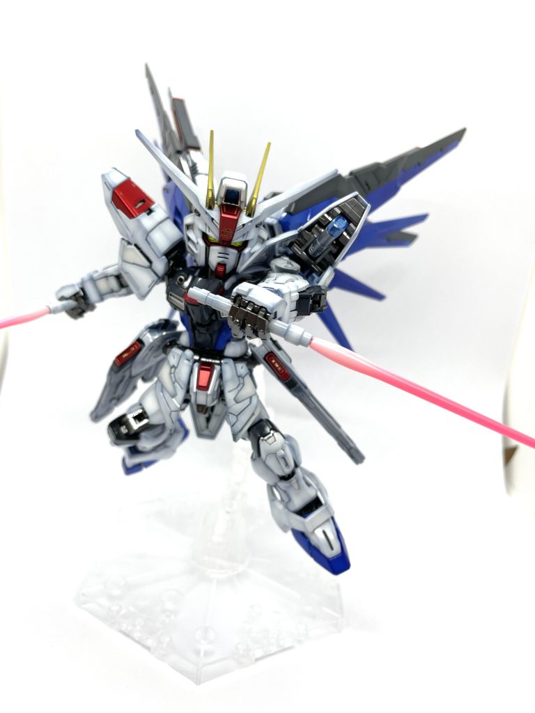 SDサイズなのにパーツ数はMG並みで組みごたえ、塗りごたえ抜群なキットでした。