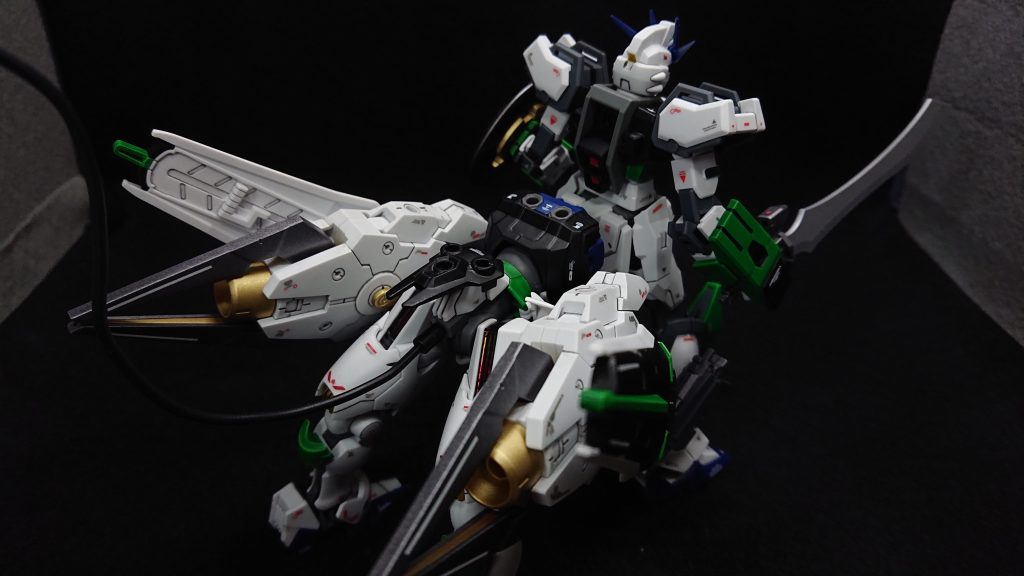 使用した塗料タミヤカラースプレー・ブラック・ブルー・ゴールド・シルバーリーフ・ライトガンメタルMr.カラースプレー・デイトナグリーン