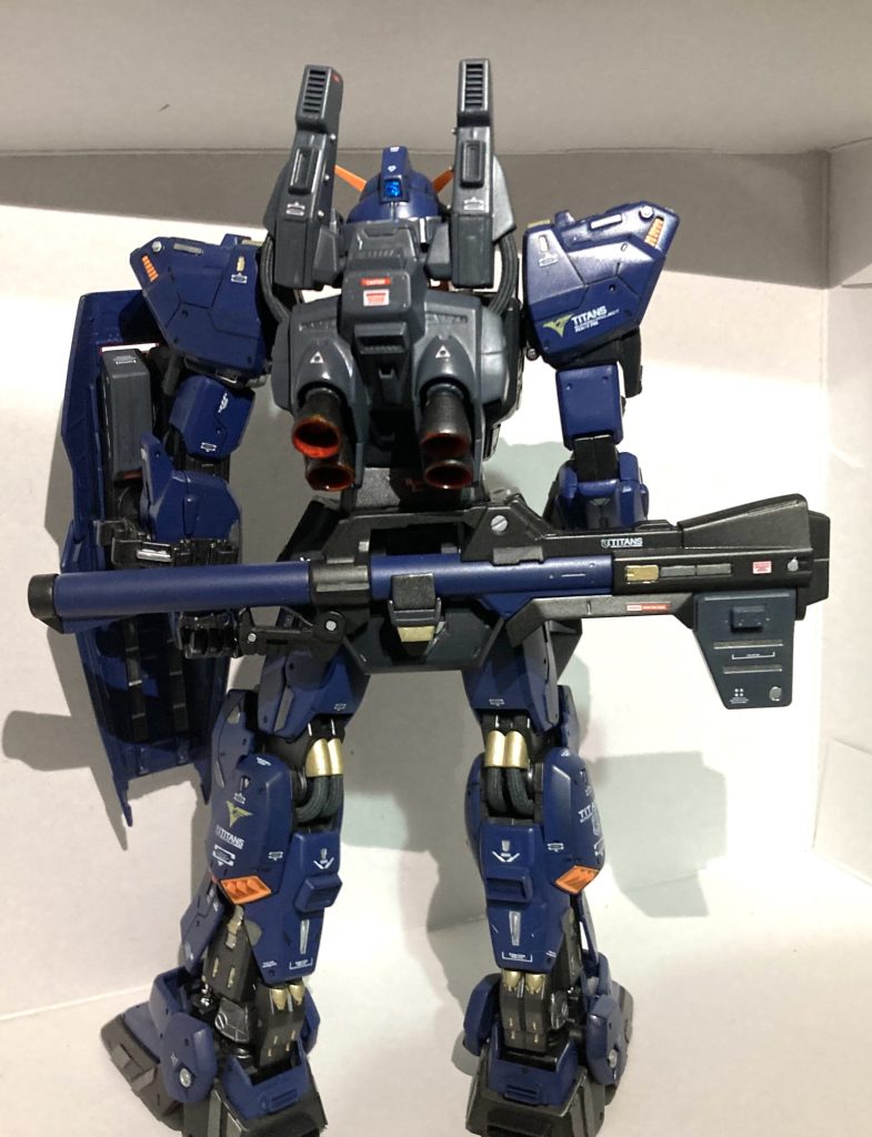 後ろから。メッシュワイヤーが良い感じ。