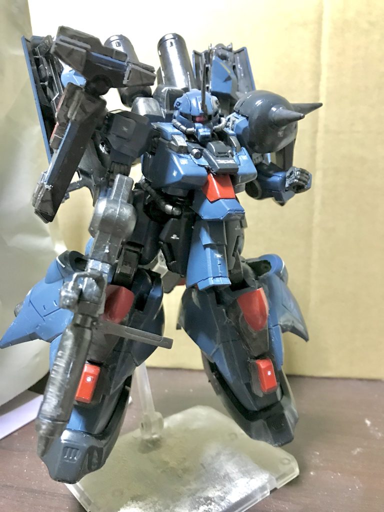 正面２　モノアイデカすぎたか!