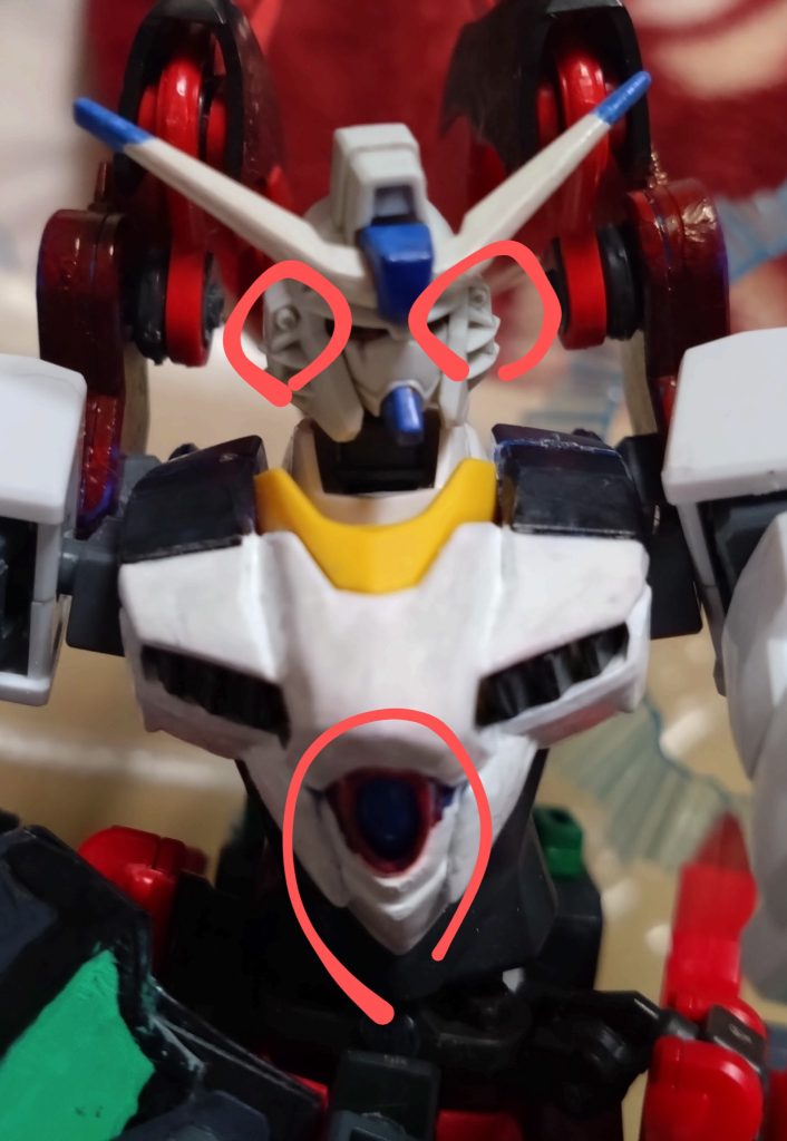 『バルカン砲』と『ビームバスター』頭部と腹部、それぞれに装備されている武器。