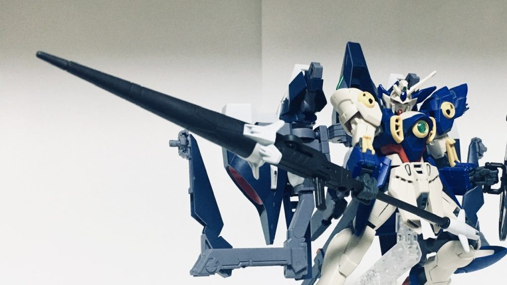 サンダースピアです。ビームマシンガンを2基搭載する槍になります。槍に電撃をまとわせた一撃のライトニングランスが必殺技です。