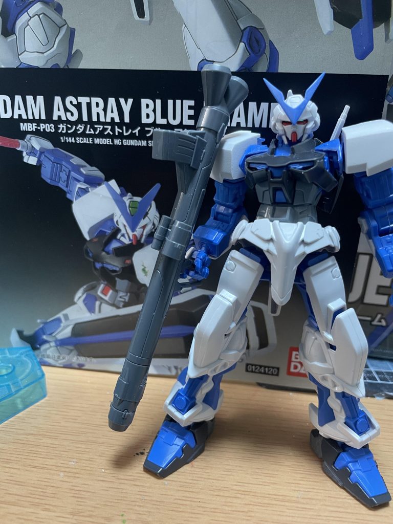 説明書の作例を見て思い描いていたブルーフレームとの違いに呆然としてました…アンテナがブーメラン化している…