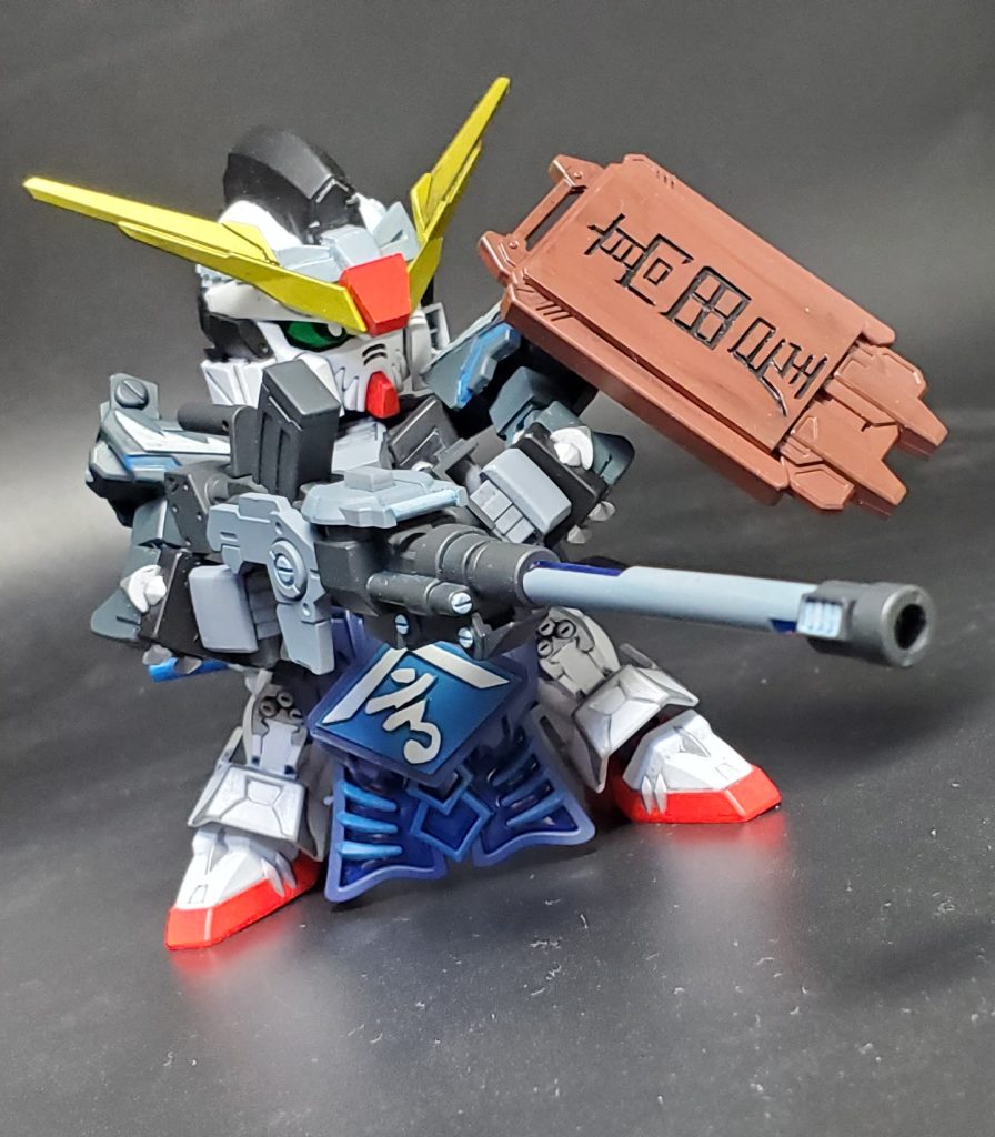 嵐中輝砲(らんちゅうきほう) 背中の部品を組み立てた大砲。対船攻撃能力を見据え燃焼性が重視されている。その砲弾は嵐の中でさえ煌々と燃え輝くとか。 「放っておいたら10年後まで燃えてたりしてな」