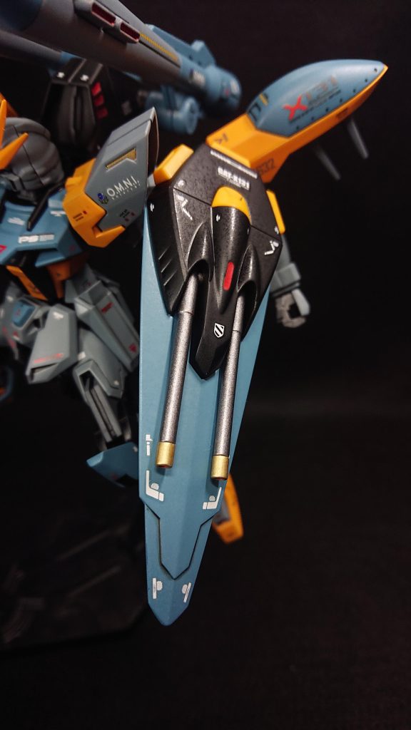 部分塗装にタミヤのエナメル塗料・フラットブラック・フラットイエロー・フラットレッド・ジャーマングレイセンサー部分にはMr.メタリックカラーGX・メタルイエローグリーン