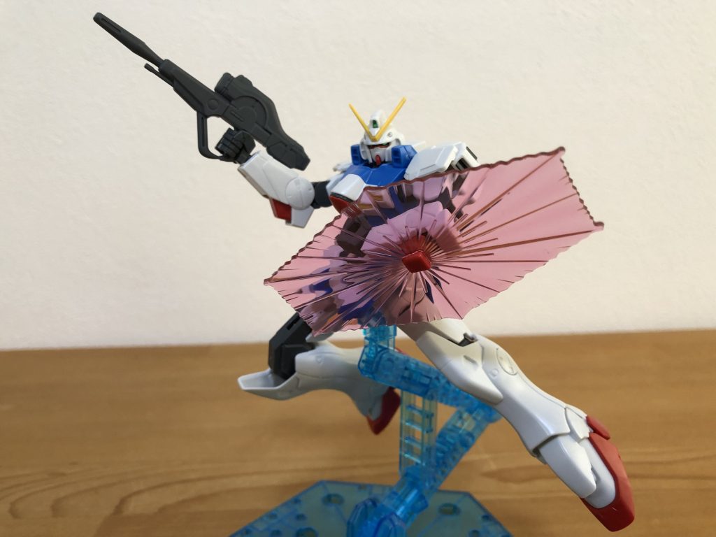 こうして組んでみると想像以上に小さいんですねVガンダム。流石にこのサイズに合体機構仕込むのは難しいってのにも納得。