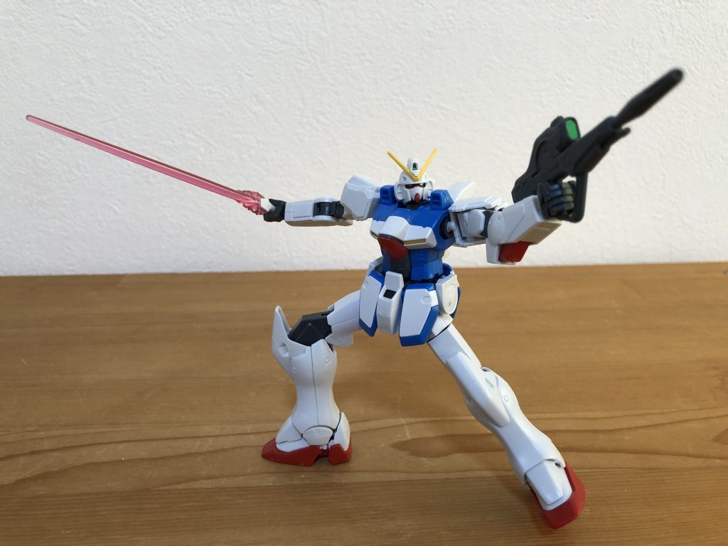 赤バンダイの中古品を買ったので経年のせいなのかわかりませんが、脚を動かしていると膝から下がすぐすっぽ抜けるのが難点。