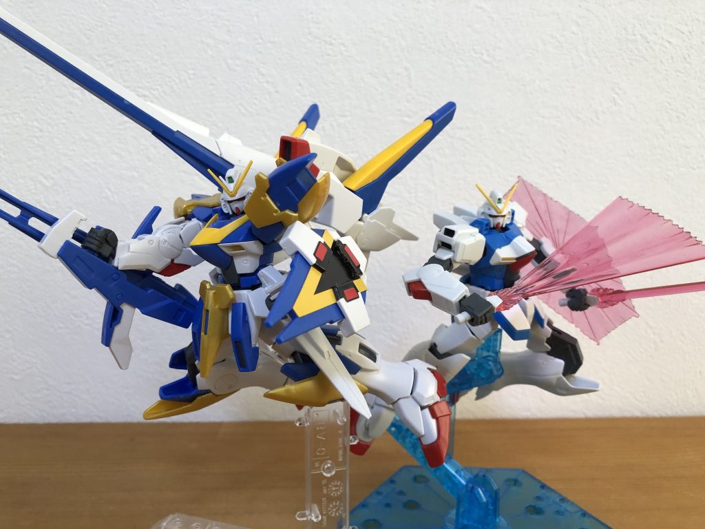 最後は揃って決め。Vガンダム、鬱要素ばかり語られがちな作品ではありますがウッソの奇天烈な戦法の数々が見ていて楽しいんですよね。