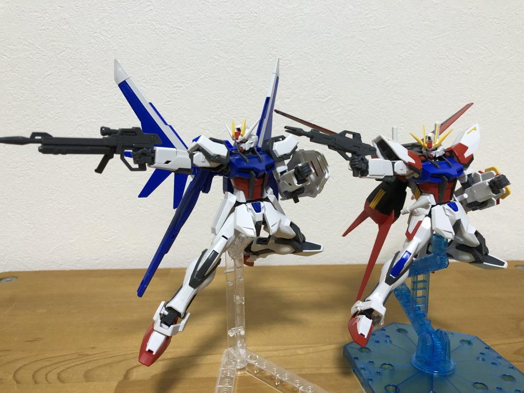 最後はストライカーパックをとりかえっこして一緒にSEED撃ち。どちらもがらっとイメージ変わりますね本当。