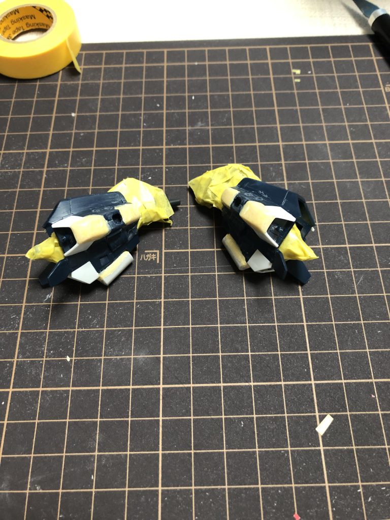 脚部の改造が大変〜。ヤスリがけ、ポリパテで何となく再現！？でしたが、塗装したらポリパテ段差がイマイチだったので剥がしました。。