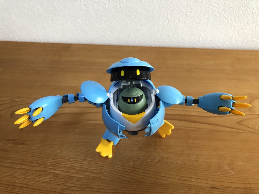 パカッと開いてプチカプル登場。