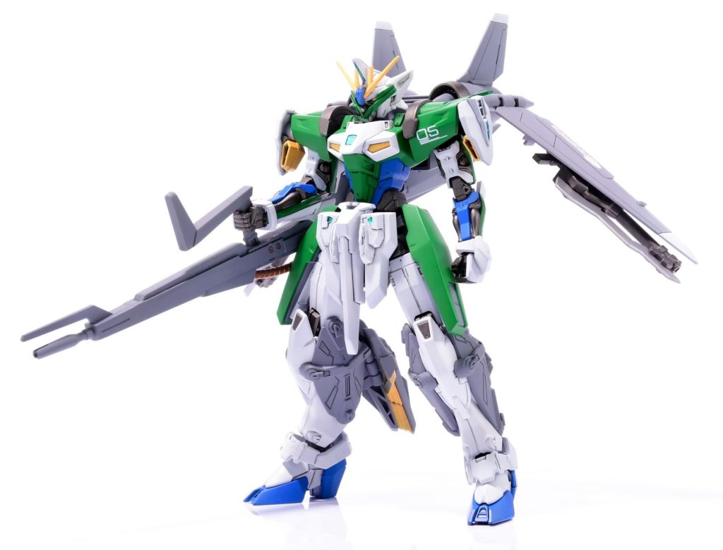 機体前面ジェミナスをベースに腕をロードアストレイに変更、サイドアーマーにAGE3のガントレットを使用。一応再度アーマー裏のビームサーベルは抜ける設定。後述の理由でメガビームライフルを主兵装にしています。