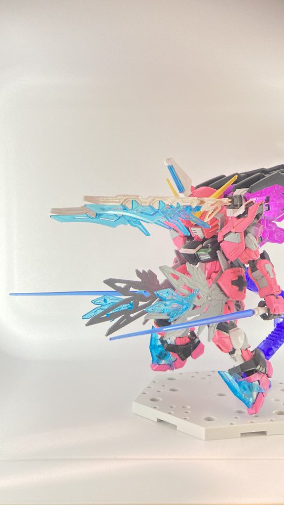 フルバーストモード。この状態で組み付かれたら痛そう。