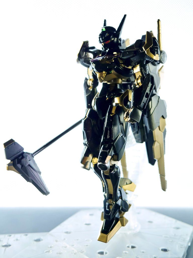 黒金の基本色、目は赤。Theラスボス感、という勝手なイメージですw参考カラーリングはアストレイゴールドフレーム天および、コードギアスの蜃気楼ですね。これを企画する直前にSEED系を観てたり、スパロボやってたから影響されてますw