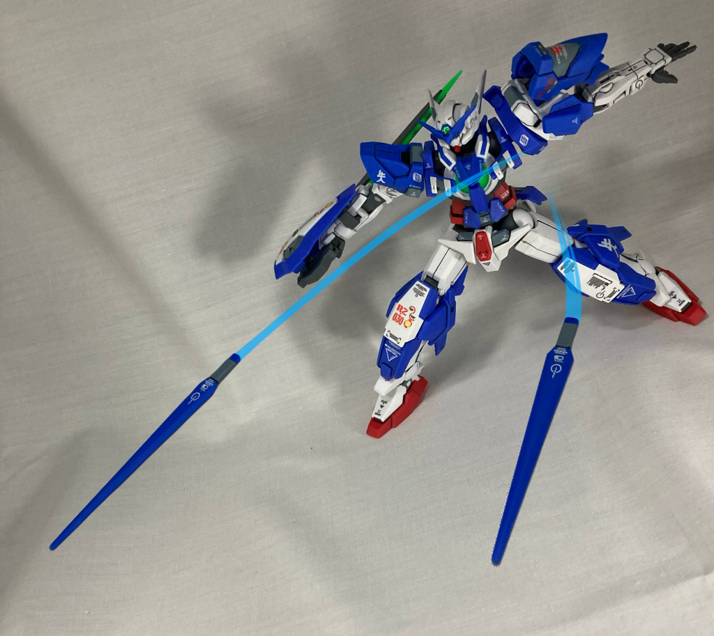 こいつの名前がわからない…GNアメイジングクナイ…?というわけでアメイジングエクシアの改造でした