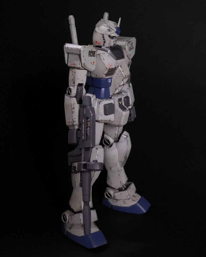 デカールはシンプル且つ気持ち程度に。