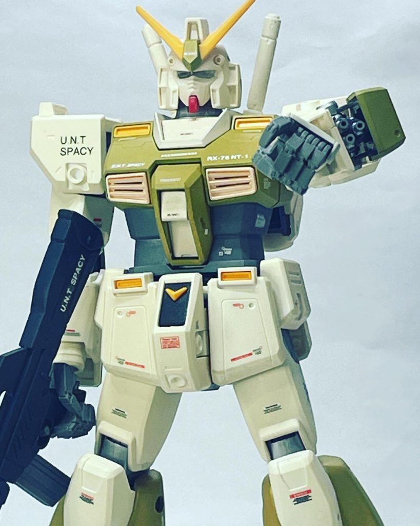 ガトリングもありますがABSパーツがギシギシいって動かすのが怖いです。チョバムアーマーはせっかく全塗装したのに見えなくなるのは勿体無いので制作しませんでした。2個目があったらそっちで作ります。