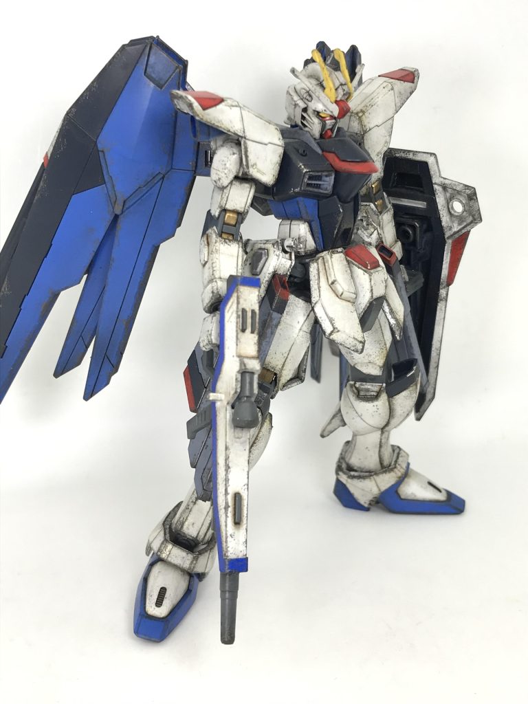 スタンドなどを使用しなければ自立できないフィギュアは…いくら造形が素晴らしくても…二流品だと🙄
