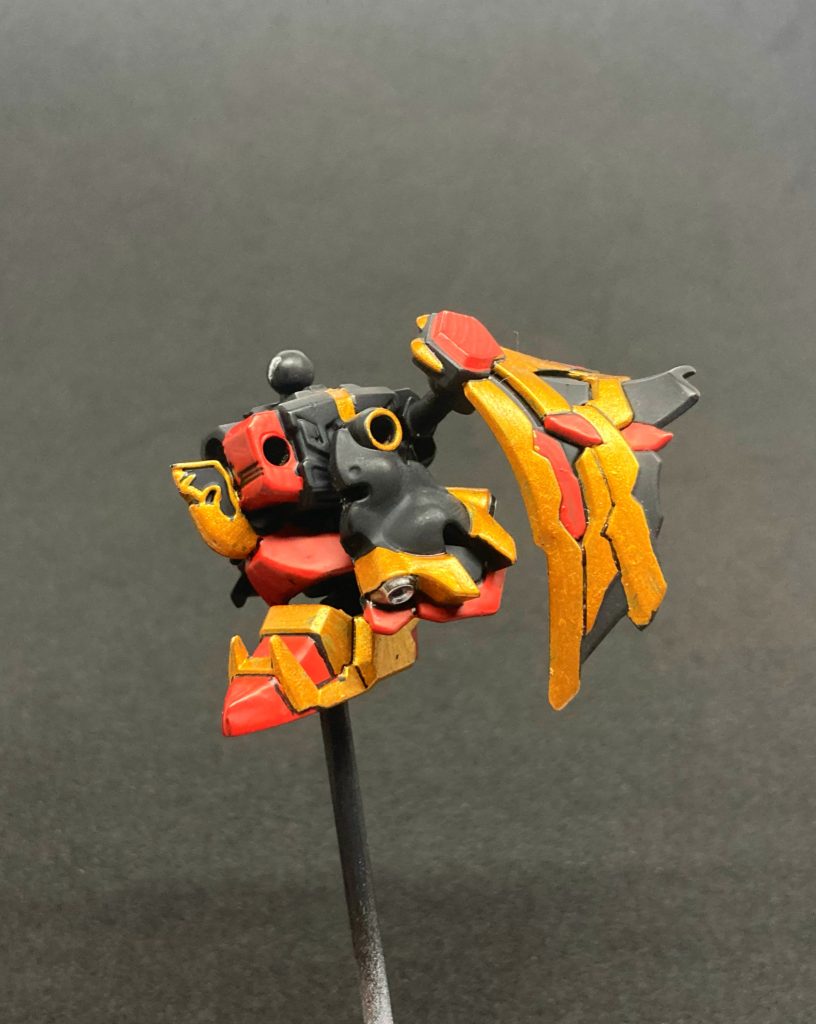 まずはこれ「太腿」ヒーローズのキットの胴体を太腿にして強キャラとしてのずっしり感をださせようとしましたプロポーション見る限りはかなり成功したと思います