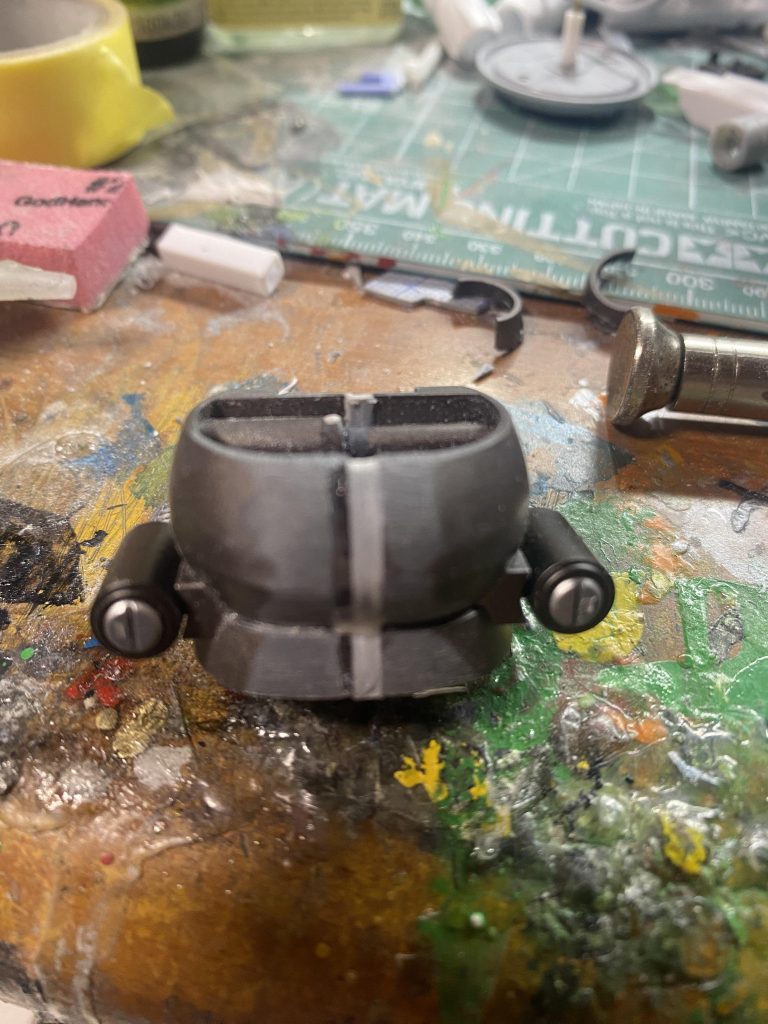 胴体下側。パイプパーツは遊びがあったのでポン付け余裕でした。