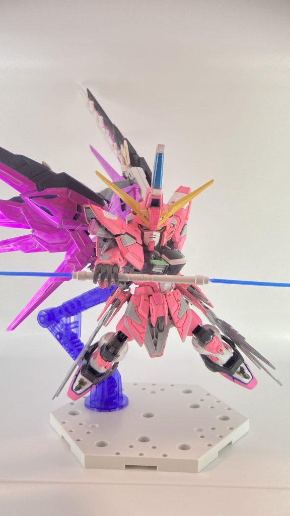 ラケルタビームサーベル。こちらは元キットのままです。刀身は色を他のエフェクトに合わせるために水星の魔女のキットから持ってきています。