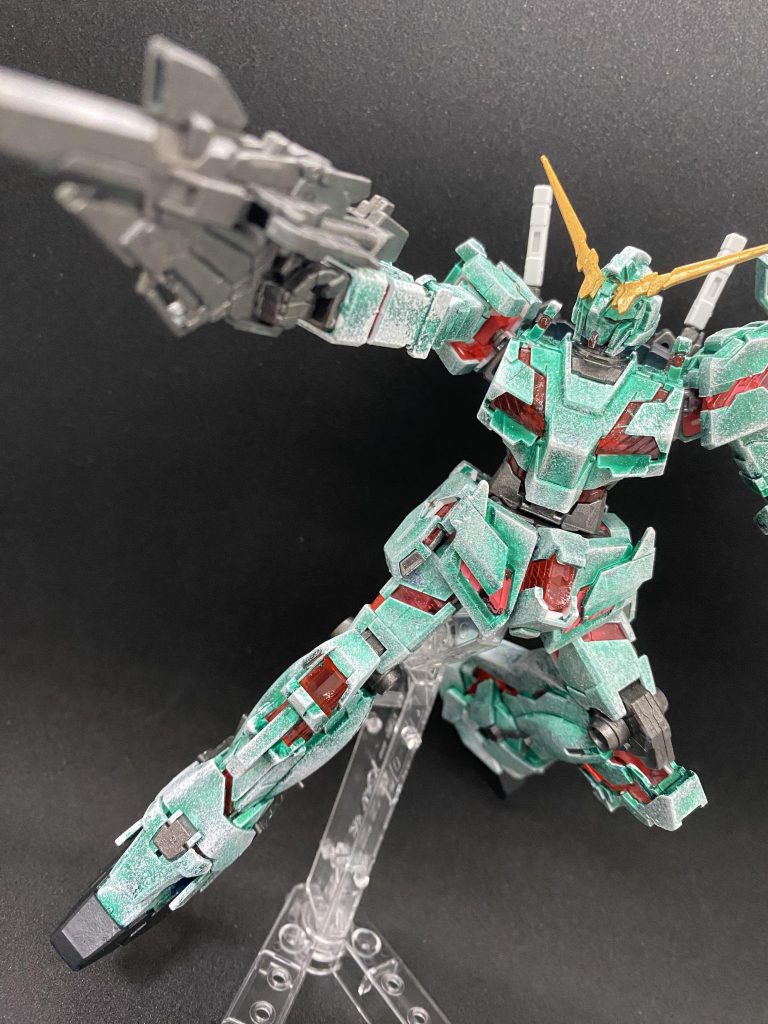 ユニコーンガンダム（デストロイモード）クリスマスver.–3枚目/制作者：れもんおいる🍋