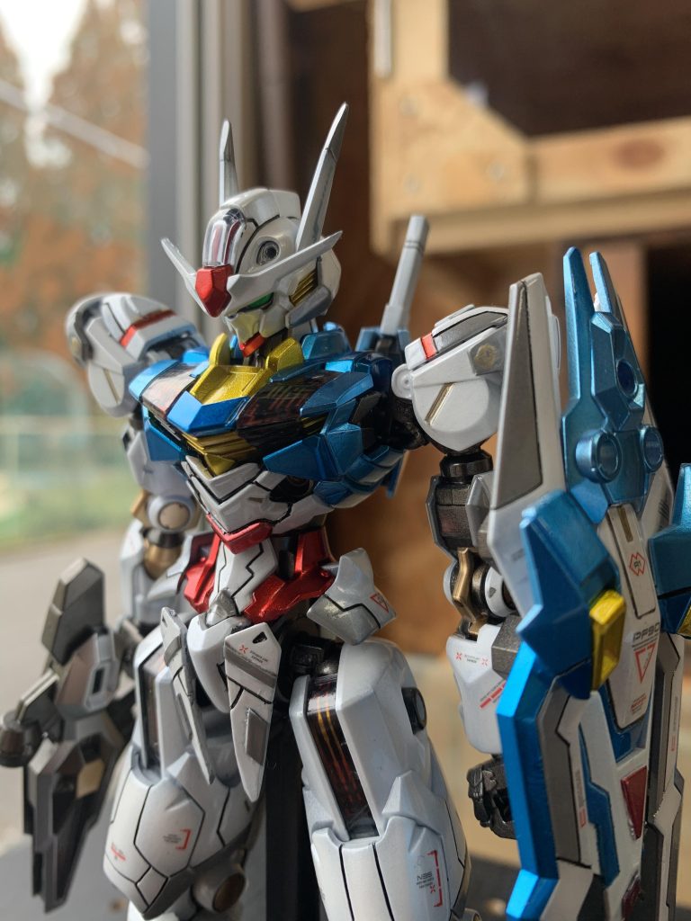 こんかいキャンディ塗装は淡い色合いにしたかったので白の下地にしてみましたなんとなくイメージ通りの色合いになってくれました2色の青で塗り分けてますがあんまりわかりませんもうちょっとはっきりさせたかったな