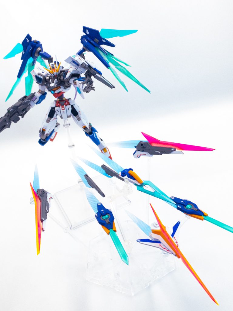 ガンビットは分離してオールレンジ攻撃も可能。