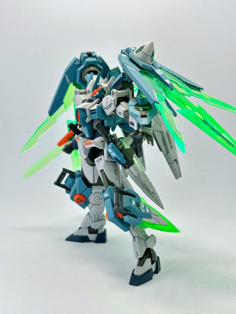 角度によりますが、集光樹脂はエッジ部分が発光しているように見えるのがカッコイイです!