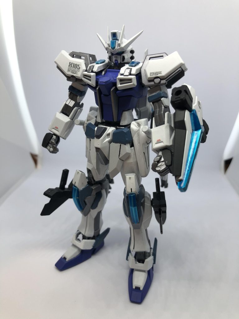 ユニバースブースターを装備した状態になります。こちらはHGスタービルドストライクのものを無加工で取り付けています。