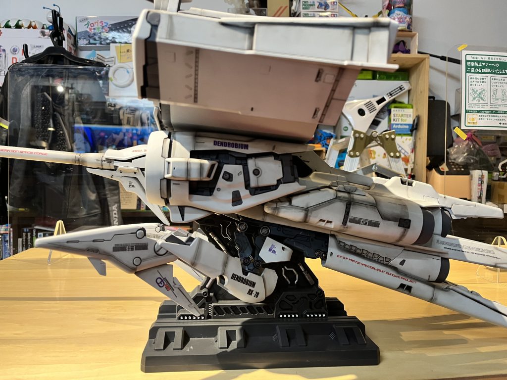 側面多少モールド追加したりして情報量上げてますw