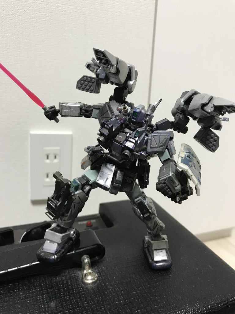 ビームサーベル左腕部にはショットアンカーが付いてます。