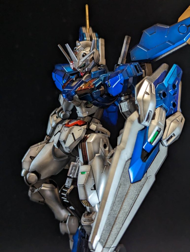 フレーム部分をアクリジョンの焼鉄色で塗ってみたのですがちょっと違ったかなー感そのうちバラして塗り直すかも……