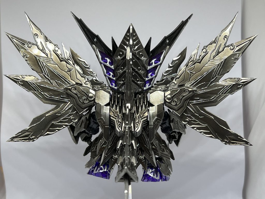 翼を外側へ移動させたのでハッタリが効くようになりました。