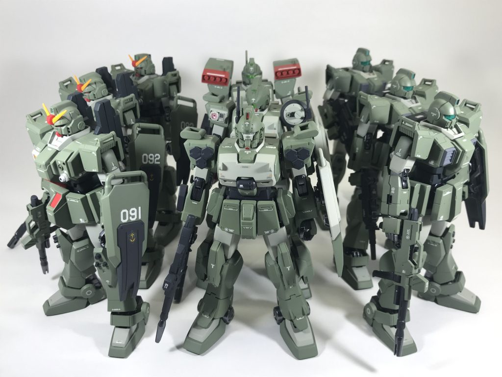 オマケに全機体ショットをもう一枚。最近 店頭にガンプラが並ぶ様になりましたが、主役・準主役級に偏っている様な気が… もっとマイナー機体を再販してもらいたいものです。😄