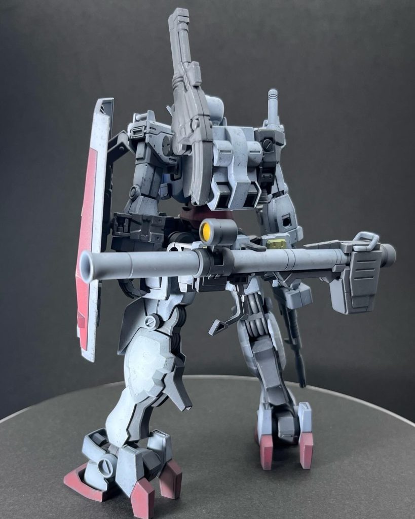 バックショット。バズーカはオリジンガンダムと同様に懸架可能。