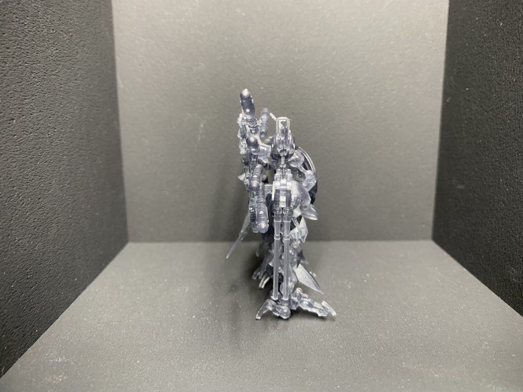 側面。てかレアカラーめっちゃ見にくいですね。塗装・改造派は間違いなく通常カラーのほうが良いのでは？(この色でスジボリ掘り直しやりたくねぇwww)