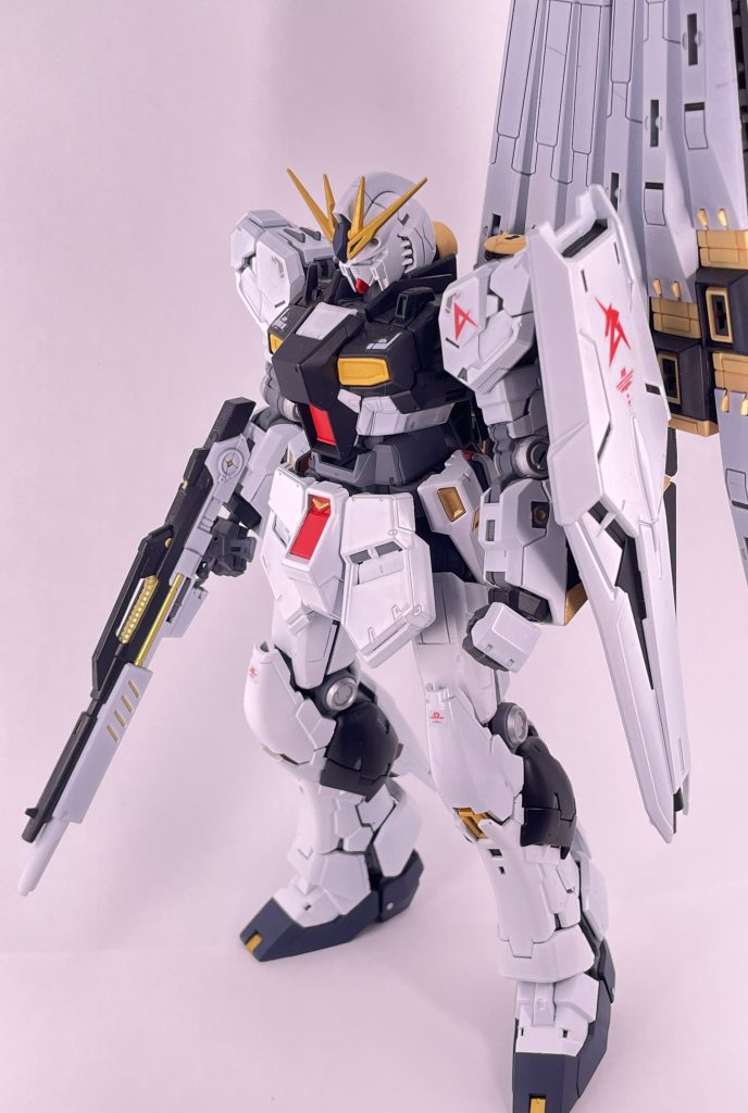 RG νガンダム–2枚目/制作者：ねこきのこ