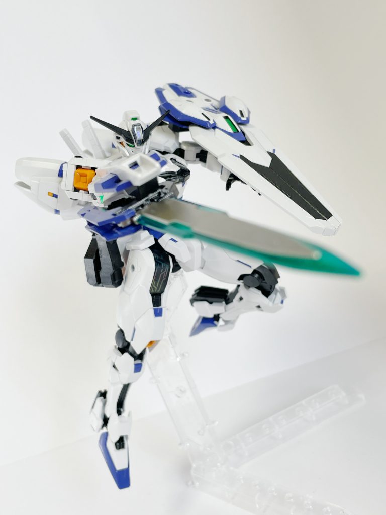 「祝福」の歌詞の中にある「いつかその胸に秘めた刃が鎖を断ち切るまで」に影響されて剣を持たせたくなりました。