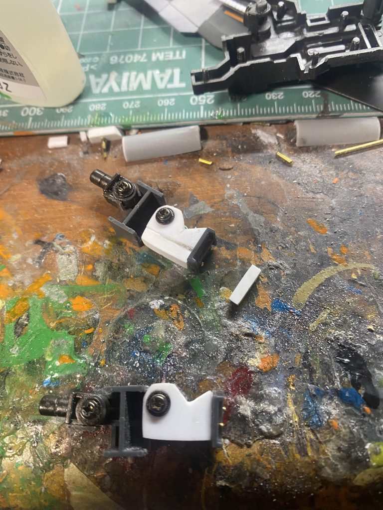 ムカついたので一部関節は作り直しました。